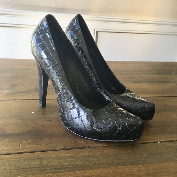 Gianni Bini faux alligator patent pumps - Picture 2 of 6